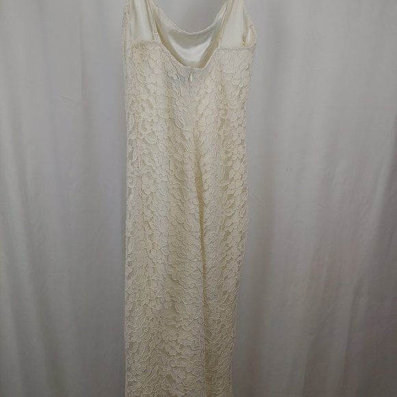 Bardot - Sleeveless Lace Dress in Oyster, Medium - Picture 11 of 11